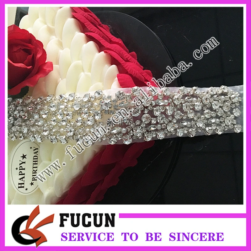 2017 New fashion style iron on crystal embellishments rhinestone applique for sale