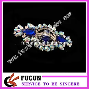 Bulk wholesale new design Large Rhinestone brooch of women for wedding