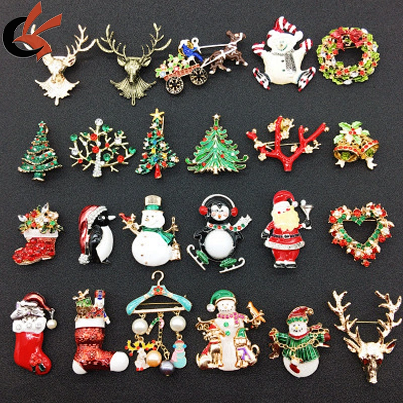 China Wholesale Christmas colorful wreath rhinestone brooch for Christmas decoration