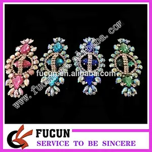 wholesale fashion Delicate acrylic crystal diamond cheap brooches in bulk for bridal