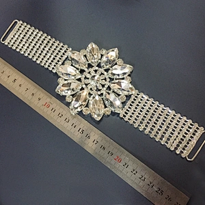 2018 Wholesale New Product Decorative Large Crystal Floral Sash Belt Glass Bikini Connector for Swimwear
