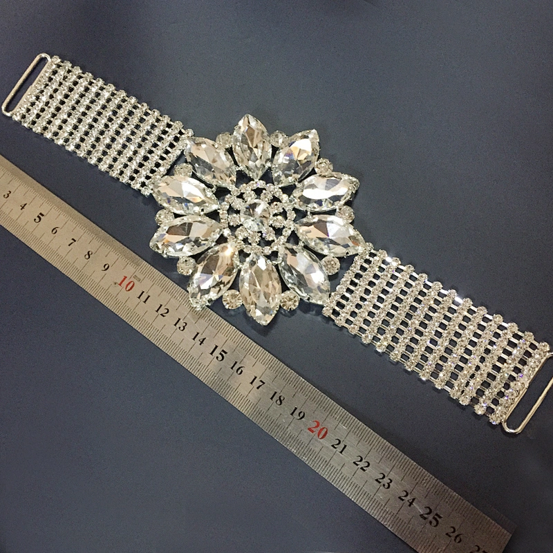 2018 Wholesale New Product Decorative Large Crystal Floral Sash Belt Glass Bikini Connector for Swimwear