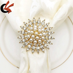 Bling Diamonds Pearl Wedding Napkin Ring for Wedding Dinner Favors