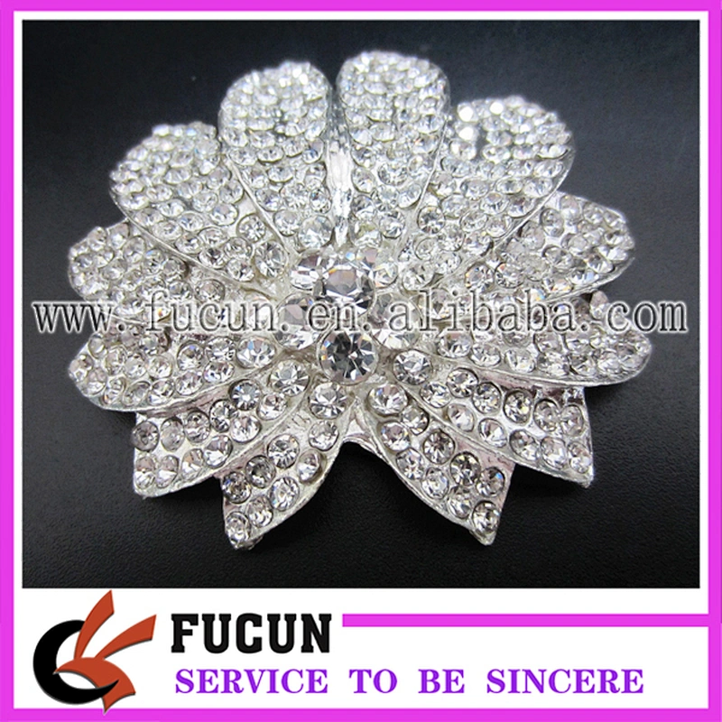 China manufacturers wholesale clear silver brooch rhinestone brooch in bulk