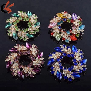 new arrival flower acrylic rhinestone brooch for wedding invitation card