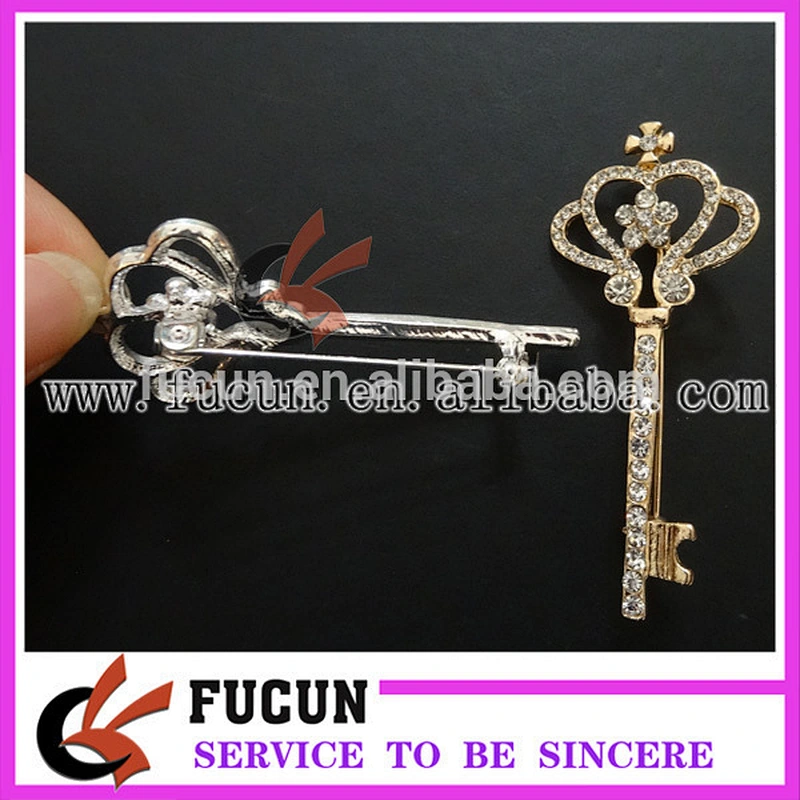 fashion wedding invitations rhinestone female diamond KEY shaped brooch christmas ornaments