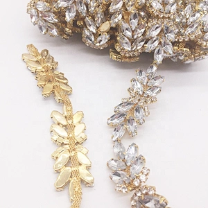 Wholesale 2019 spring new design clear acrylic rhinestone trims for dress belt decoration