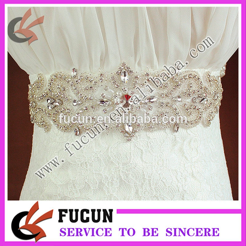 2018 new design bridal crystal rhinestone beaded applique for wedding dress