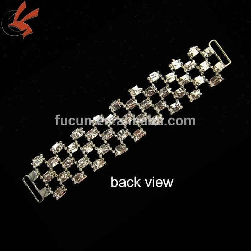 BIKINI CRYSTAL RHINESTONE GOLD CONNECTOR STUNNING ON STAGE
