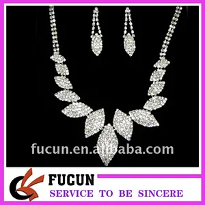 fashion jewelry diamond necklace and earring set