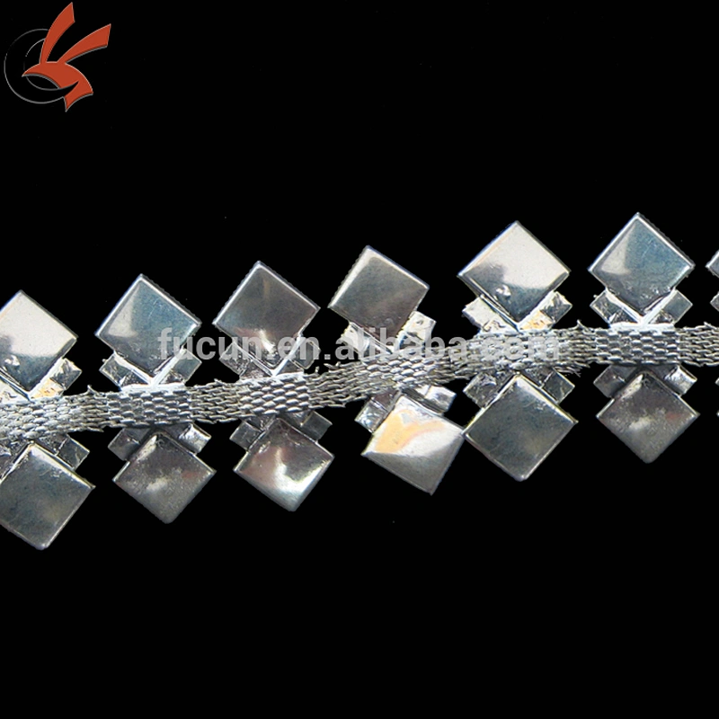 red and ivory acrylic alternate rhinestone cup chain trimming