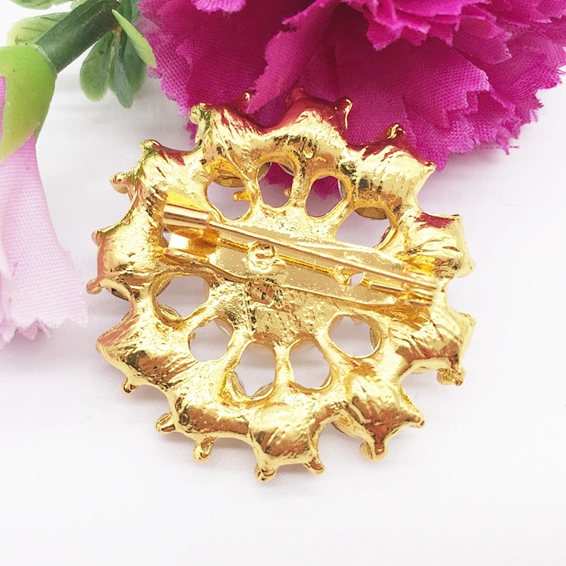 fashion cheap small size korean pearl brooch for wedding invitation card