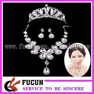 SILVER CLEAR INDIAN COSTUME JEWELLERY NECKLACE EARRINGS CRYSTAL SET NEW BRIDAL