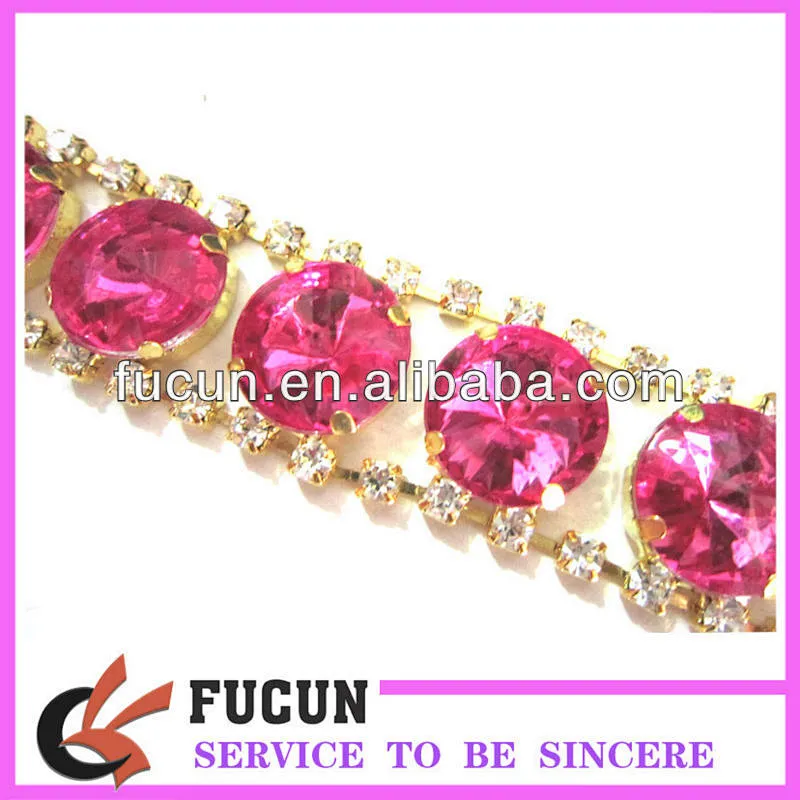 Colorful acrylic chain trimming