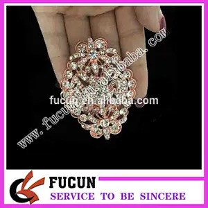 popular style rose gold initial brooch for wedding rhinestone crystal brooch