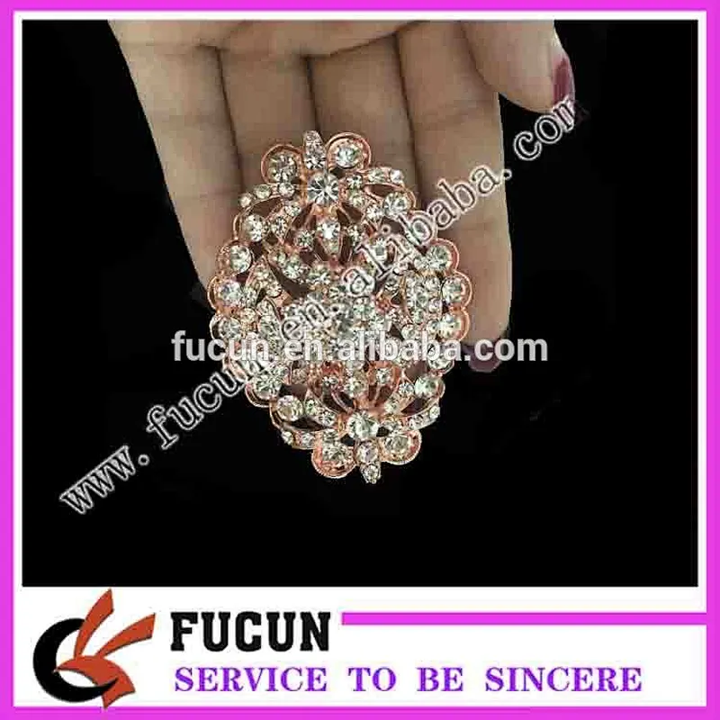 popular style rose gold initial brooch for wedding rhinestone crystal brooch