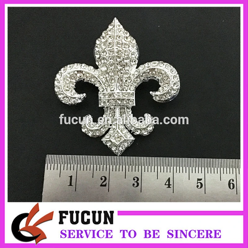 Customized 40*45mm wedding embellishment de lis rhinestone brooch