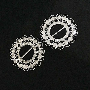 New arrival round rhinestones metal flower buckles for wedding decoration