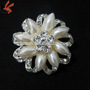 fashion rhinestone flower brooch