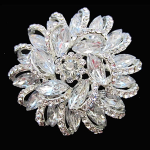 Decorative Party Favor Glass Stone Brooch Embellished For Wedding Invitation