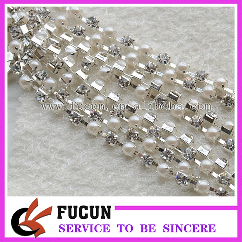 Guangzhou factory cheap price rhinestones and pearls loose cup chain trimming for clothing