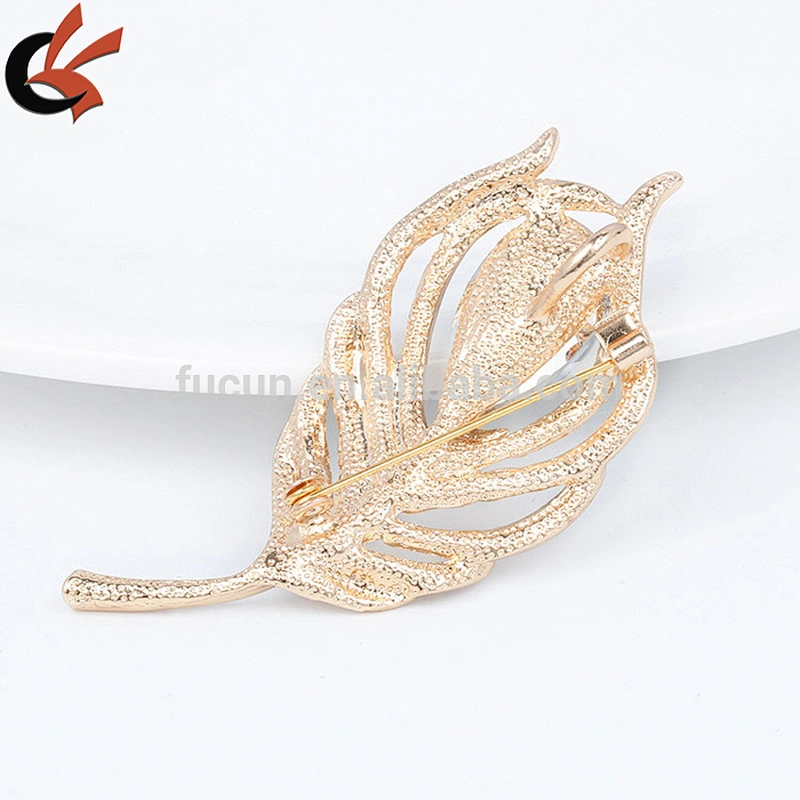 2018 fashion leaf rhinestone brooch for garment or necklace decoration