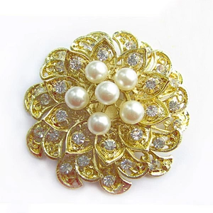hot selling clear chair sash pearl and rhinestone wedding brooch