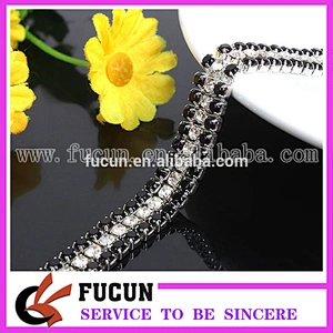 High quality 3rows Jet and Clear alternate crystal banding cup chain
