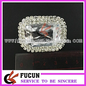 Cheap bulk rectangle design crystal acrylic rhinestone brooch for decoration