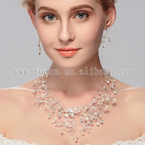 2017 wholesale Faux pearl rhinestone bridal jewelry set