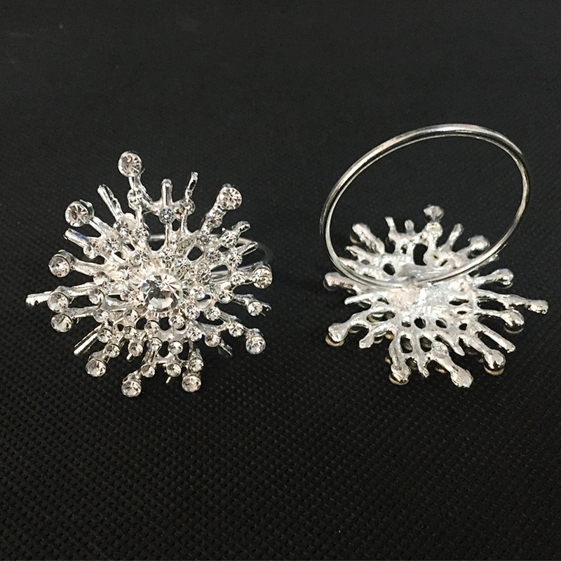 Wholesale Cheap Personality Irregular Design Bridal Crystal Napkin Ring for Wedding Table Decor