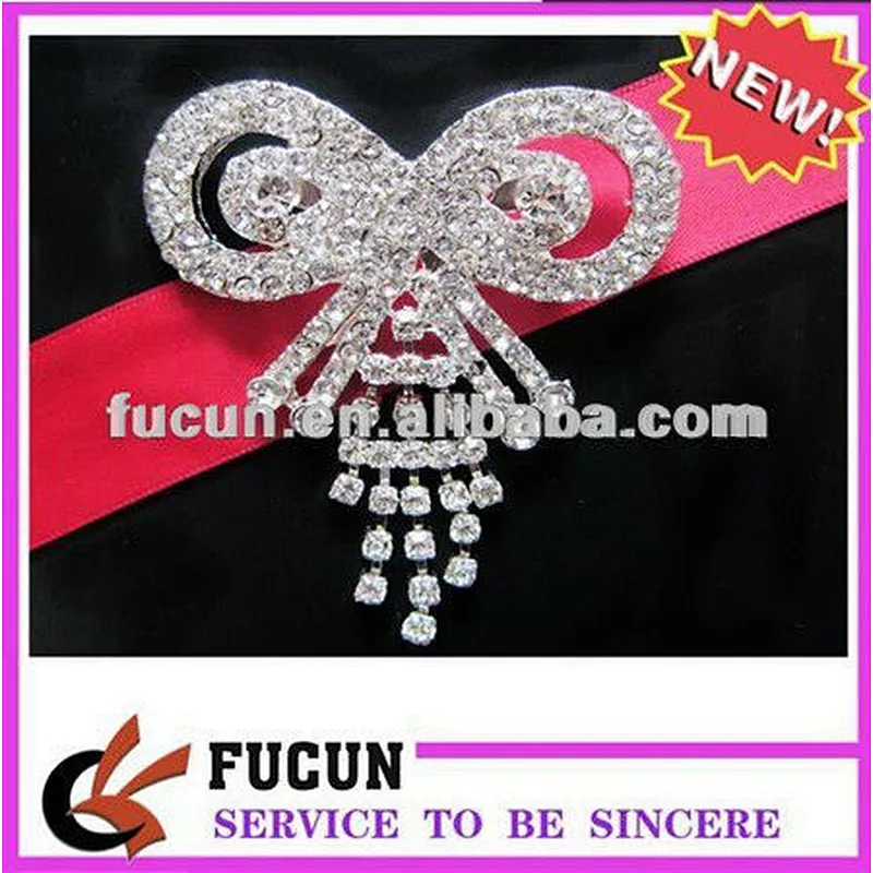 Wedding Bridal Elegant Crystal Rhinestone Diamante Silver Dangling Brooch Pin