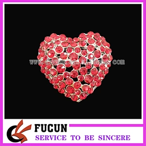 fashion alloy big heart shaped hollow brooch bright crystal brooch pin for women