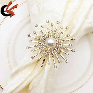 Restaurant & Hotel & Party table decoration pearl and rhinestone Napkin Ring