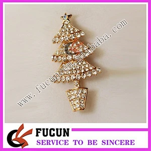 Rhinestone CHRISTMAS TREE BROOCH Pin Gold Tone X-MAS Jewelry