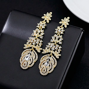 Stunning Gold Wedding crystal Rhinestone Earrings