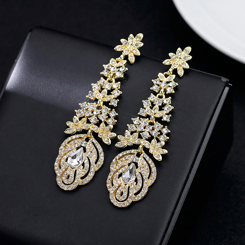 Stunning Gold Wedding crystal Rhinestone Earrings