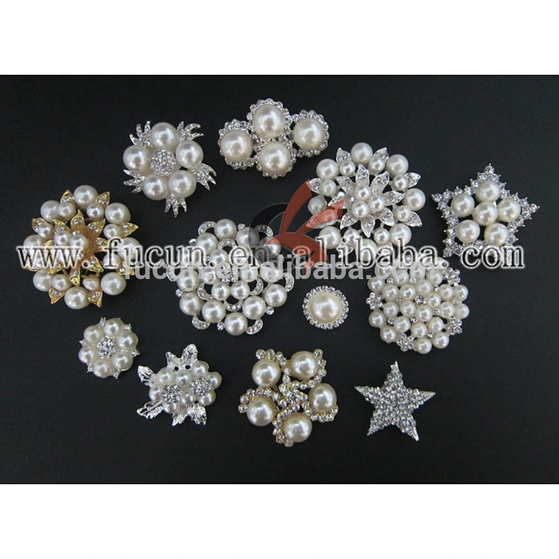 Fashion handmade wedding decoration flower pearl rhinestone invitation brooch wholesale