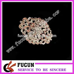popular style rose gold initial brooch for wedding rhinestone crystal brooch