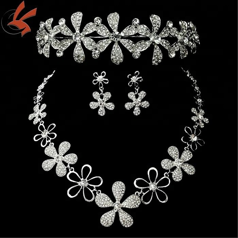 SILVER CLEAR INDIAN COSTUME JEWELLERY NECKLACE EARRINGS CRYSTAL SET NEW BRIDAL
