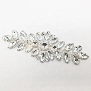 wholesale new fashion crystal glass rhinestone pave women flower applique for dress