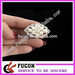 Unique small styles pearl pearl jewelry brooch for wedding gift