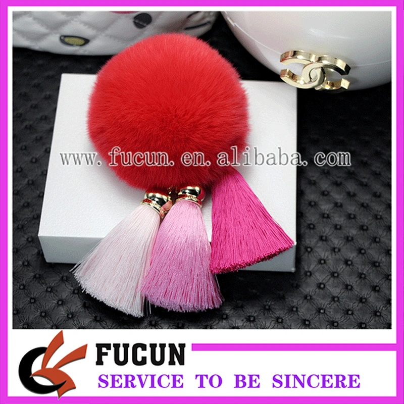 Fashion Trend Cheap Keychain Car Pom Pom Key Chain with Colorful Tassels