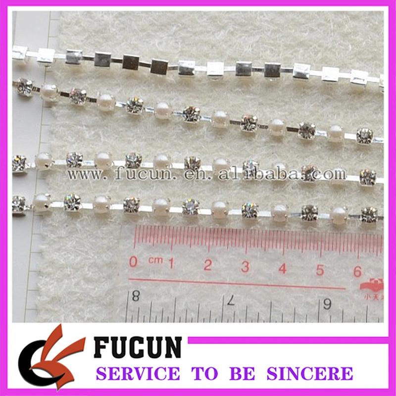 Guangzhou factory cheap price rhinestones and pearls loose cup chain trimming for clothing