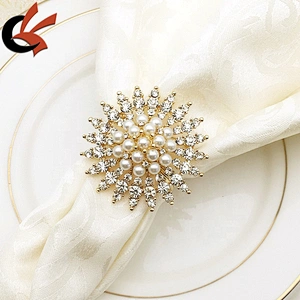 Bling Diamonds Pearl Wedding Napkin Ring for Wedding Dinner Favors