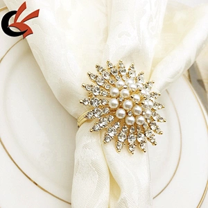 Bling Diamonds Pearl Wedding Napkin Ring for Wedding Dinner Favors