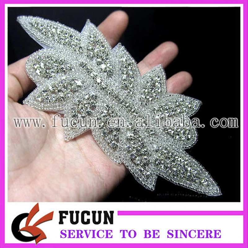 China manufacturer rhinestone pearl appliques beads accessories