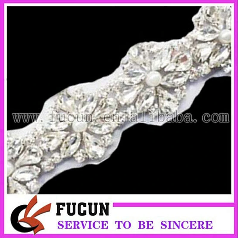 Fashion style beaded crystal rhinestone appliques for wedding dresses trimming