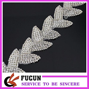 BRIDAL SWIRL GLASS SILVER BEADED RHINESTONE TRIM