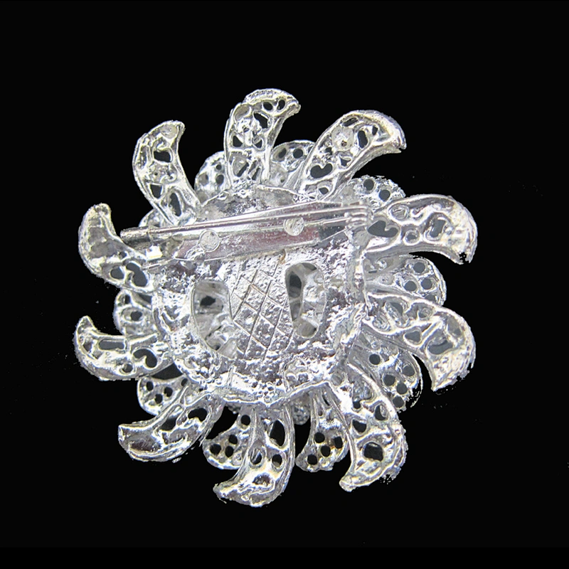 hot selling clear chair sash pearl and rhinestone wedding brooch
